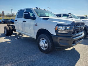 2024 RAM 3500 Chassis Cab TRADESMAN CREW CAB CHASSIS 4X2 60&#39; CA